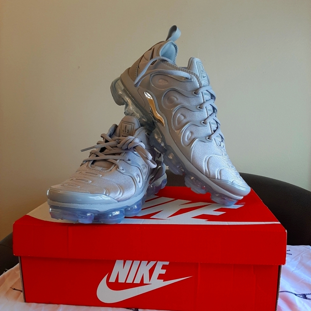 AIR VAPORMAX PLUS
